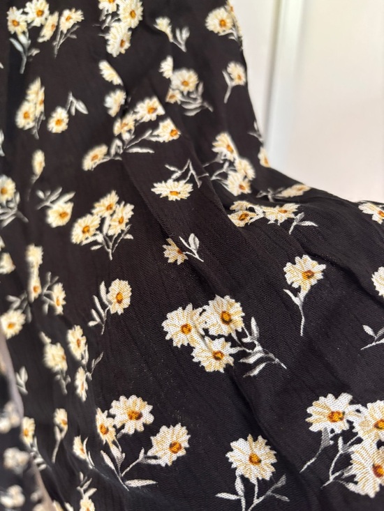 SNDYS Black Daisy Floral Maxi Dress Size 2 Billow Sleeve Milkmaid Dark Soft Girl - Picture 7 of 15